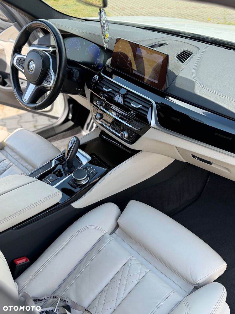 BMW Seria 5 530i GPF xDrive M Sport sport - 13