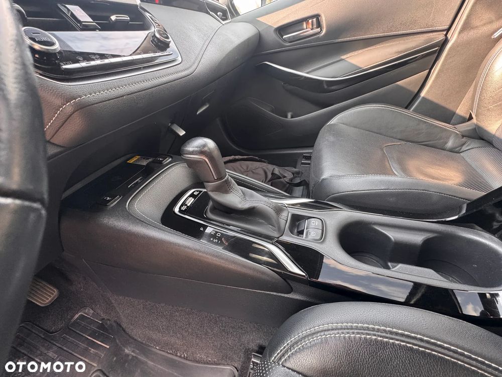 Toyota Corolla 2.0 Hybrid Executive - 23