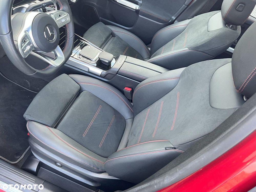 Mercedes-Benz GLB - 14