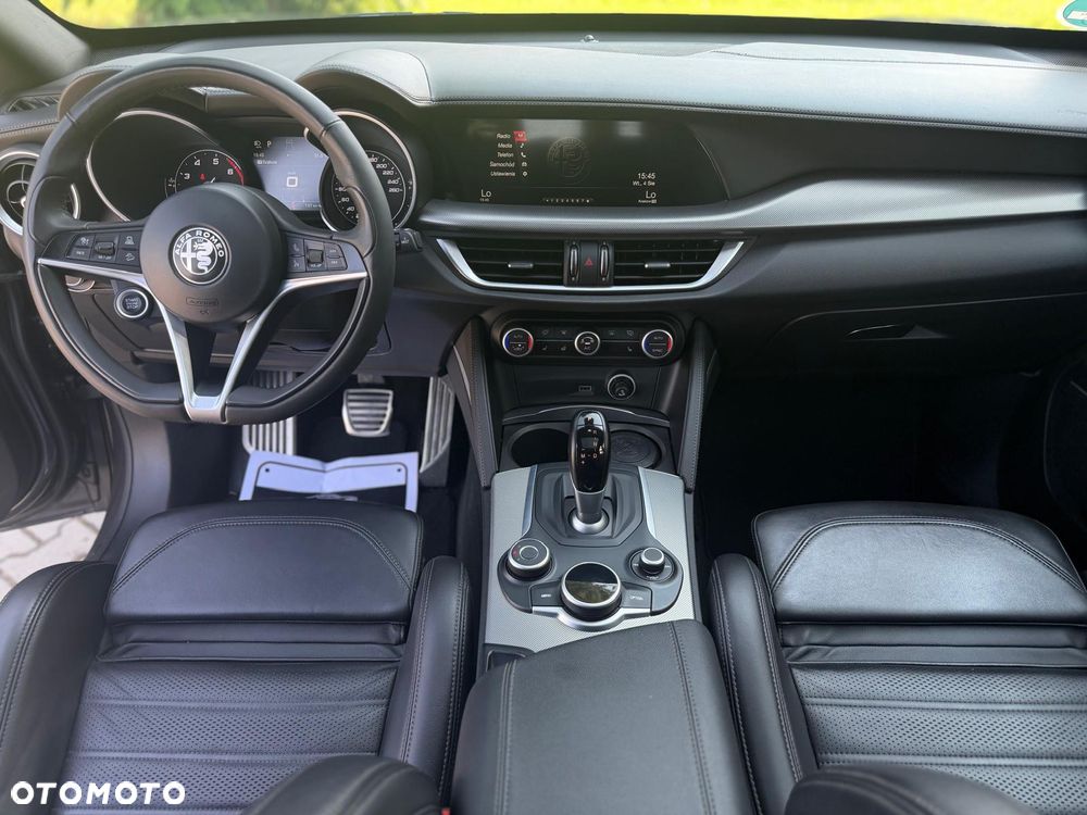 Alfa Romeo Stelvio 2.0 Turbo 16V AT8-Q4 B-Tech - 25