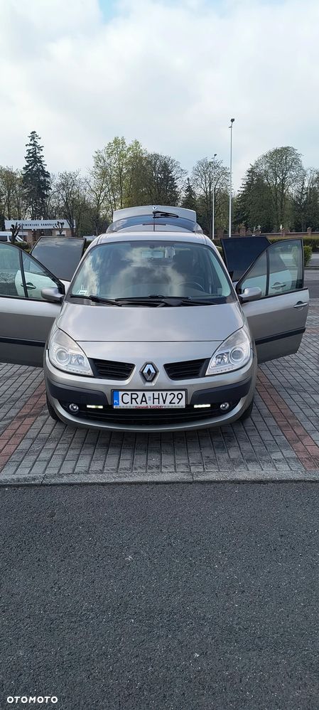 Renault Scenic - 1