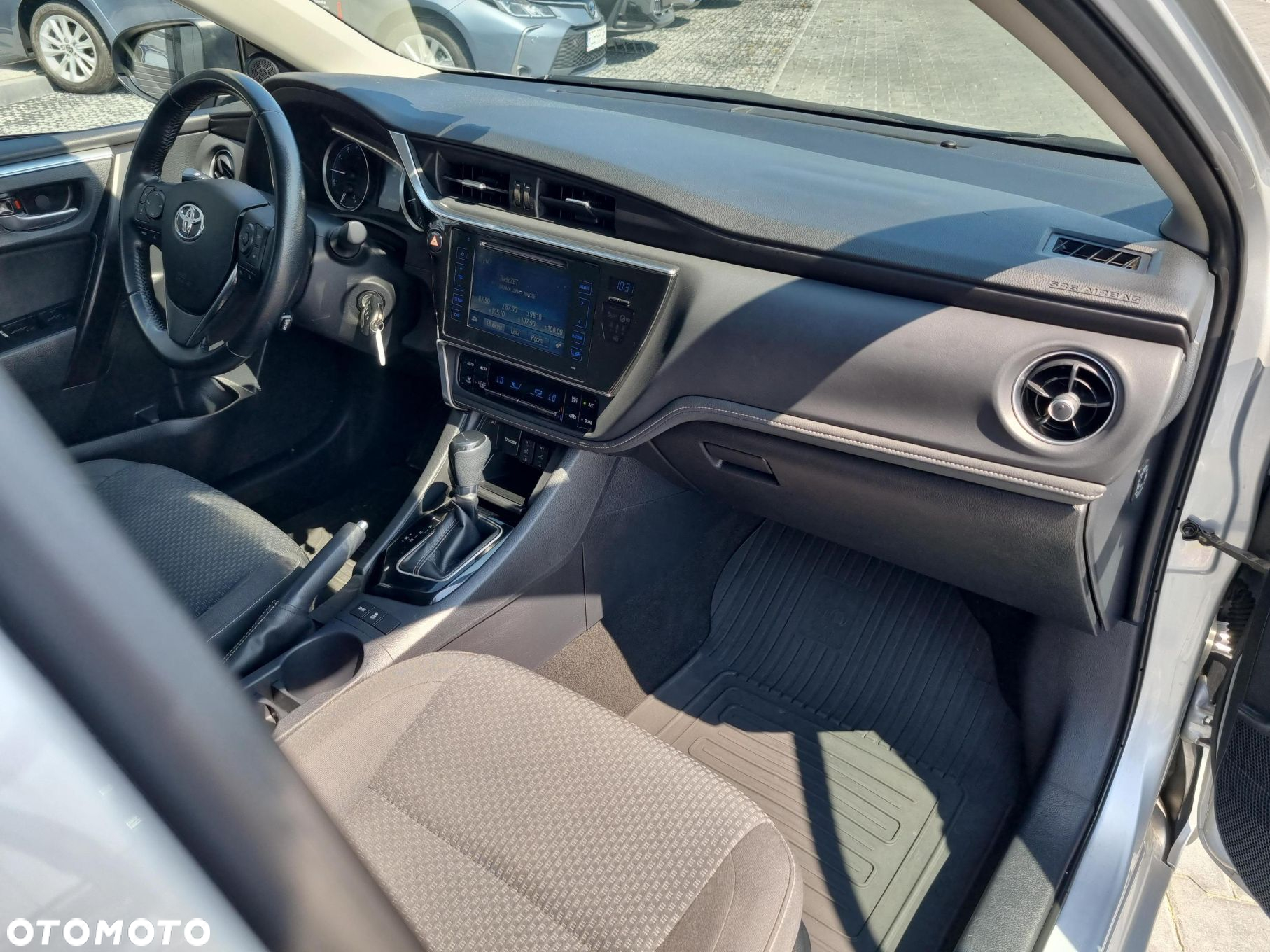 Toyota Corolla 1.6 Comfort MS - 11