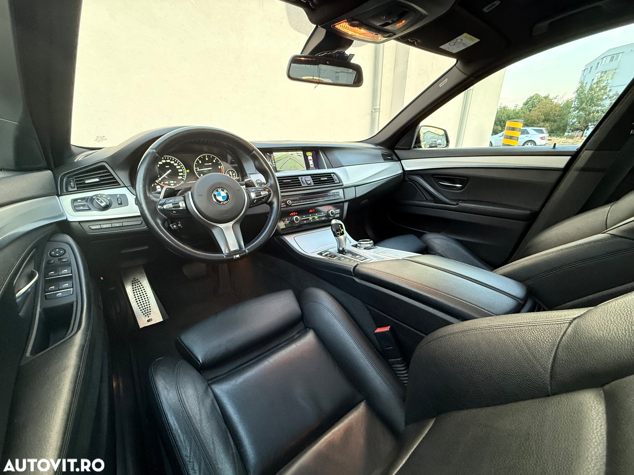 BMW Seria 5 520d xDrive - 15