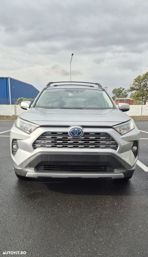 Toyota RAV4 - 1