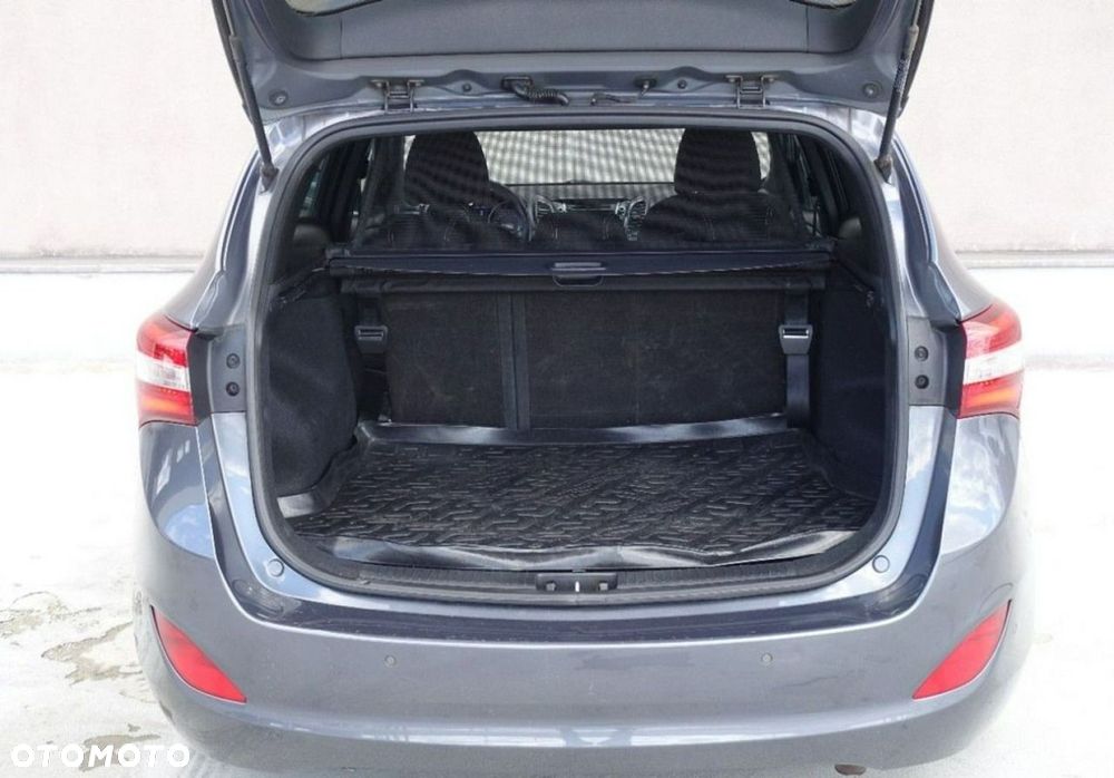 Hyundai i30 1.6 CRDi BlueDrive Go - 32