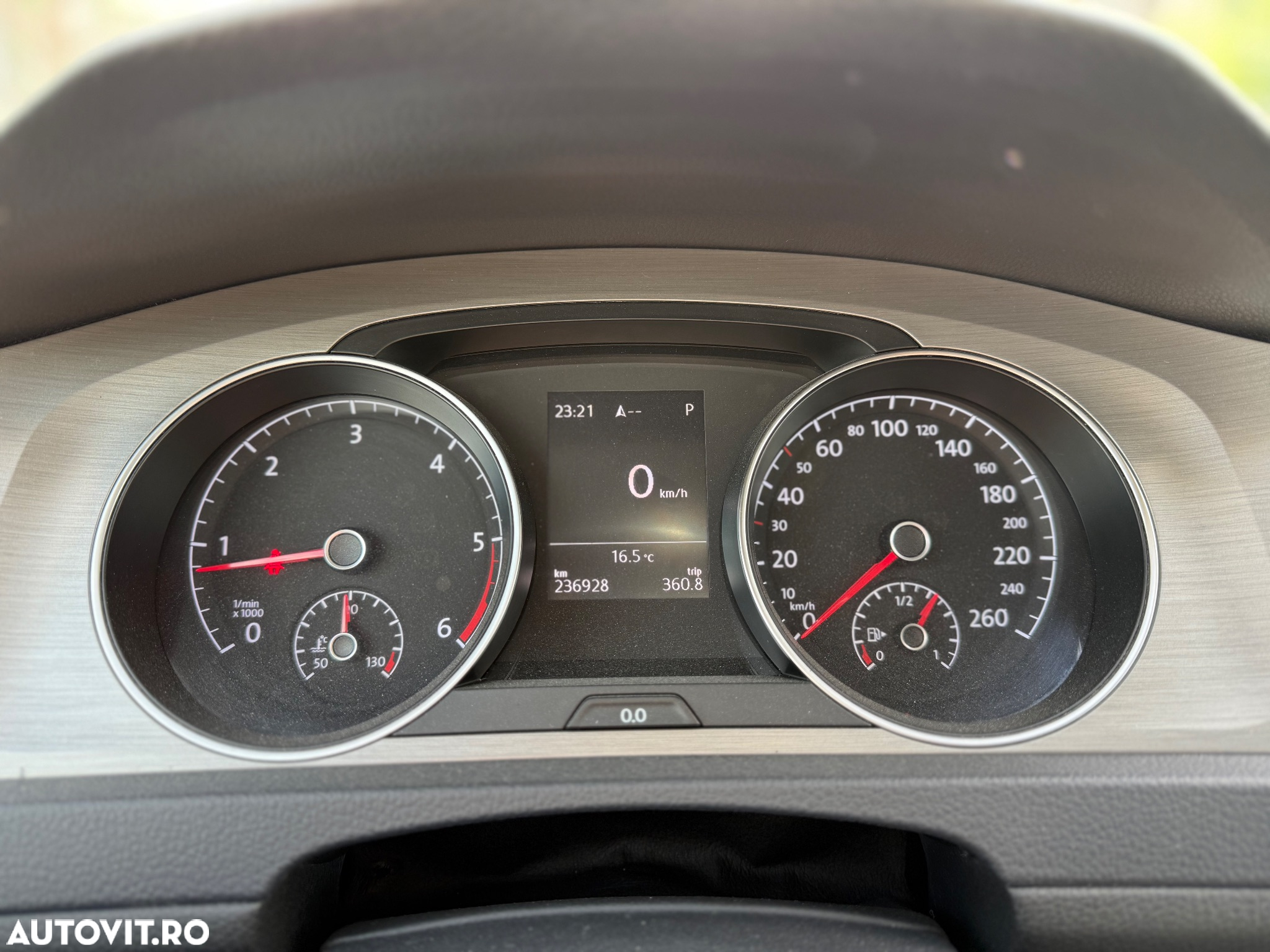 Volkswagen Golf 1.6 BlueTDI DSG Comfortline - 10