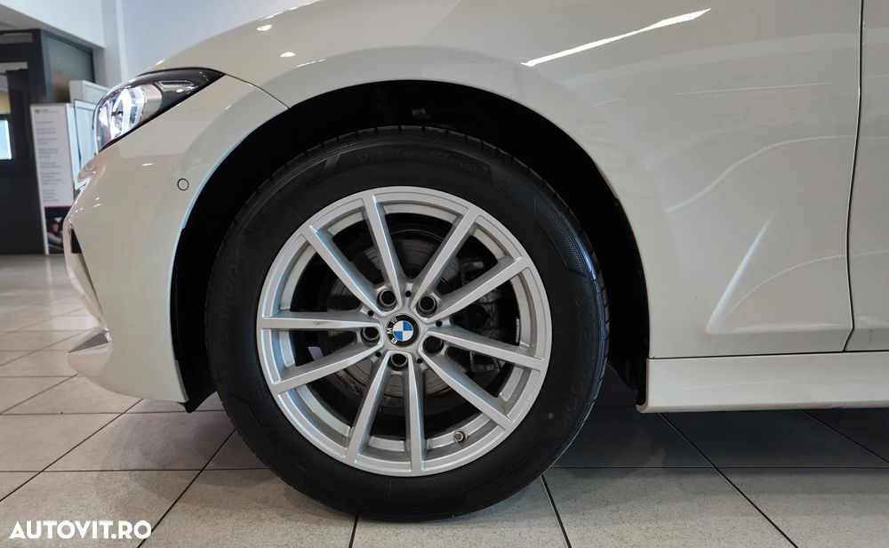 BMW Seria 3 318i Aut. Sport Line - 37