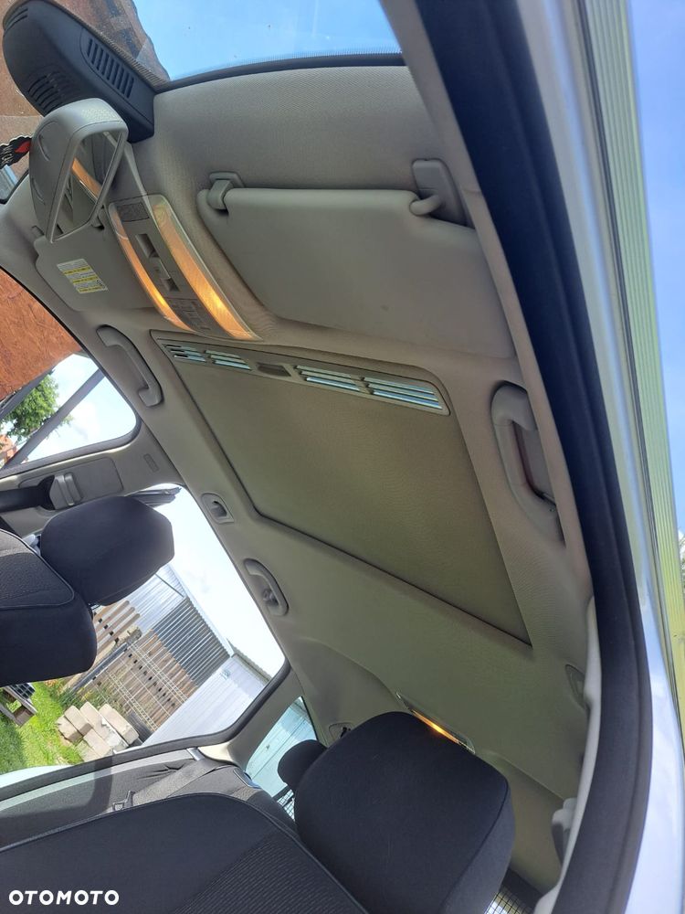 Mercedes-Benz Klasa C 200 CDI DPF Automatik BlueEFFICIENCY Elegance - 13