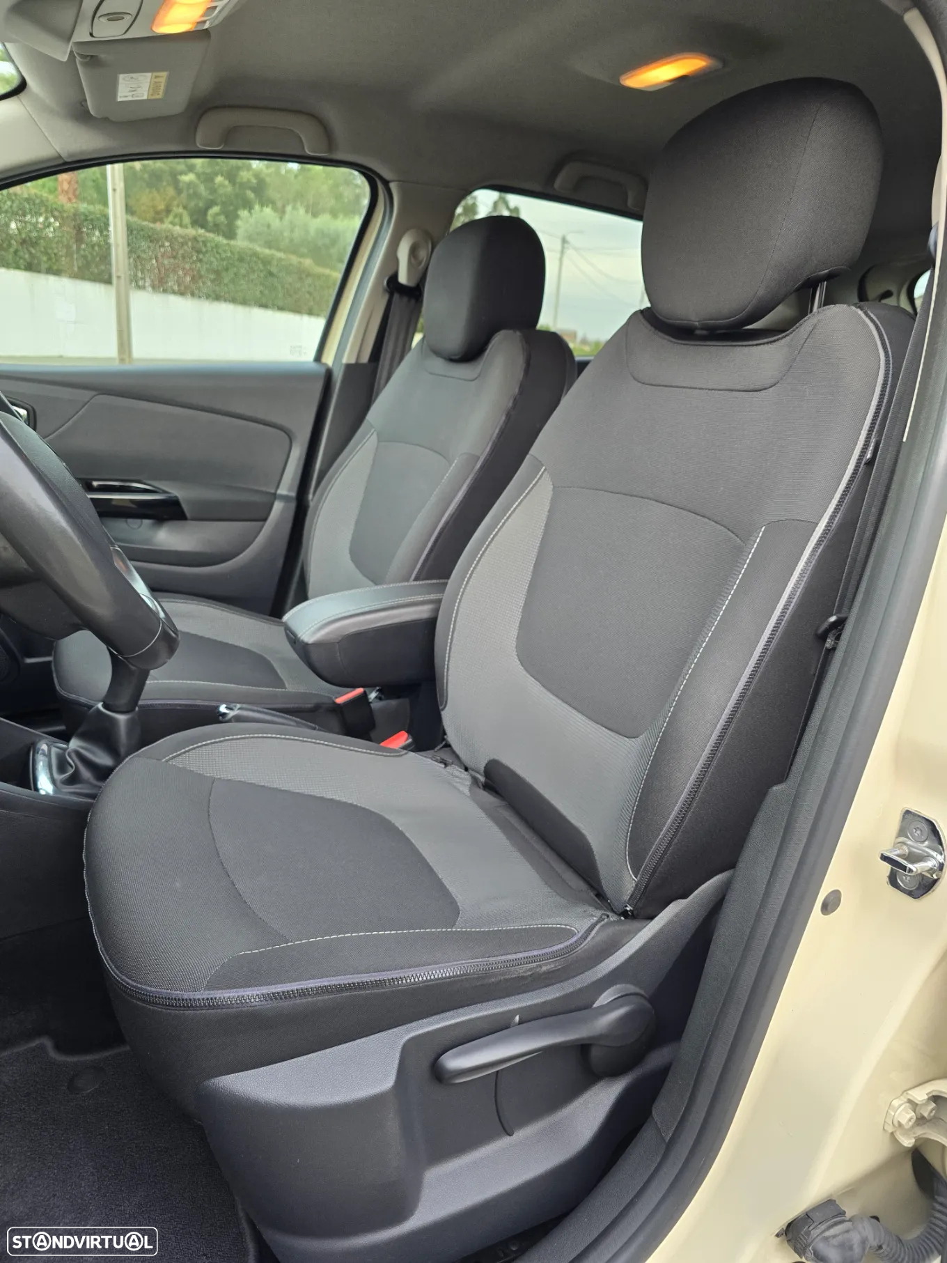 Renault Captur 1.5 dCi Exclusive - 26