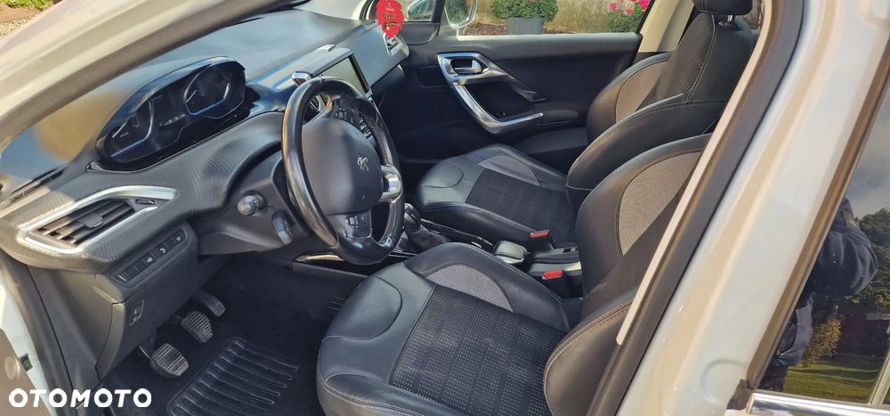 Peugeot 2008 PureTech 110 Stop&Start Allure - 17