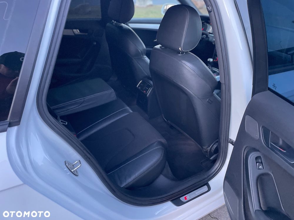 Audi A4 Avant 2.0 TDI DPF quattro S line Sportpaket (plus) - 13