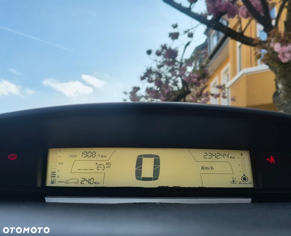 Citroën C4 1.6 HDi FAP EGS6 Confort - 12