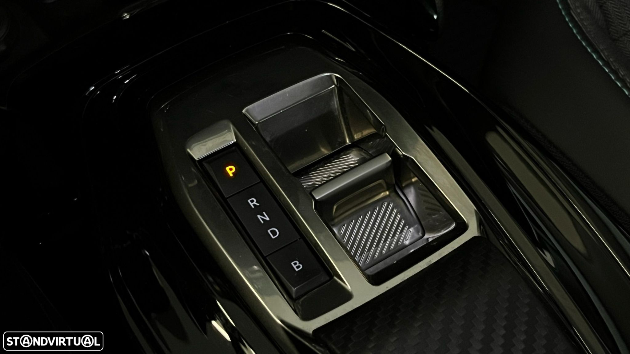 Peugeot e-2008 50 kWh Allure - 18