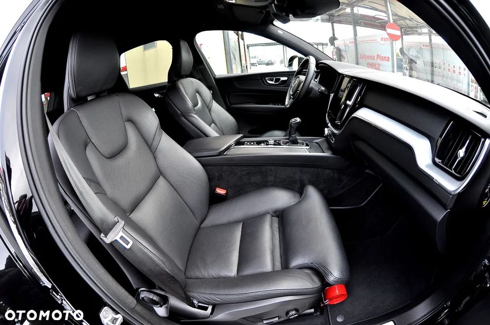 Volvo XC 60 D3 Momentum Pro - 21