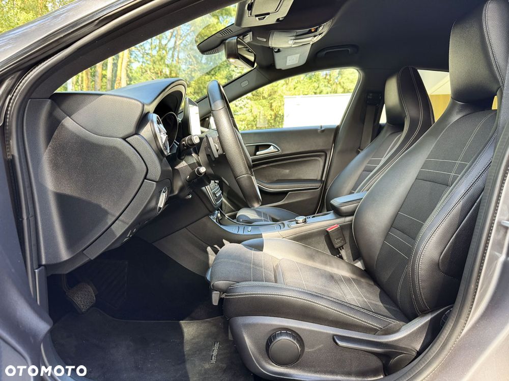 Mercedes-Benz CLA 200 7G-DCT AMG Line - 18