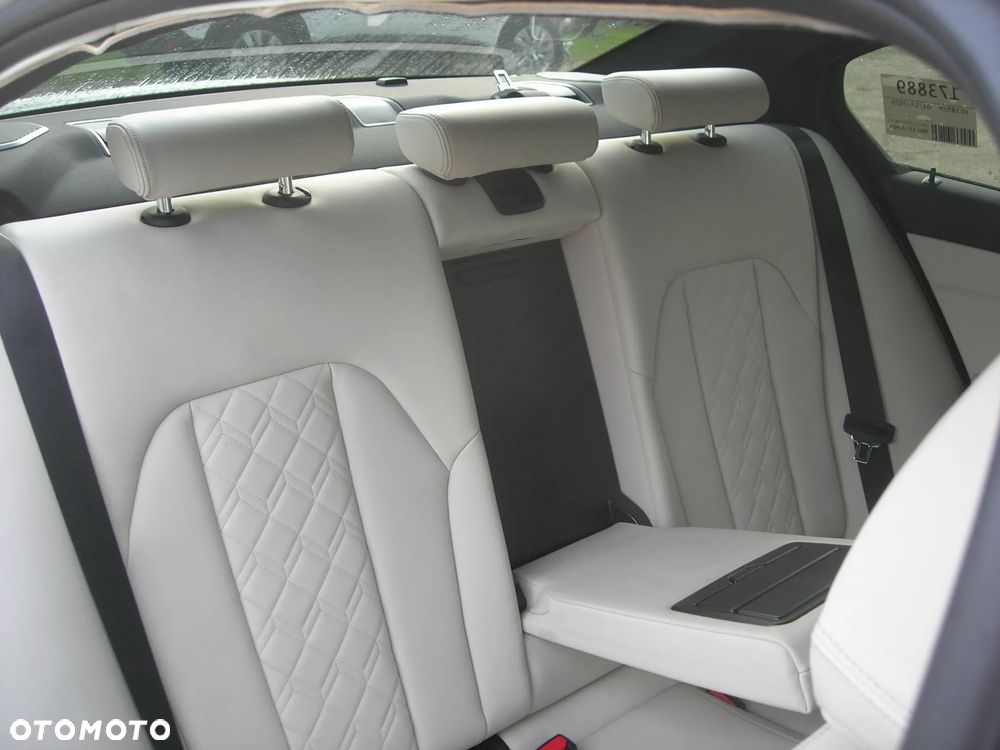 BMW Seria 3 330d xDrive - 23