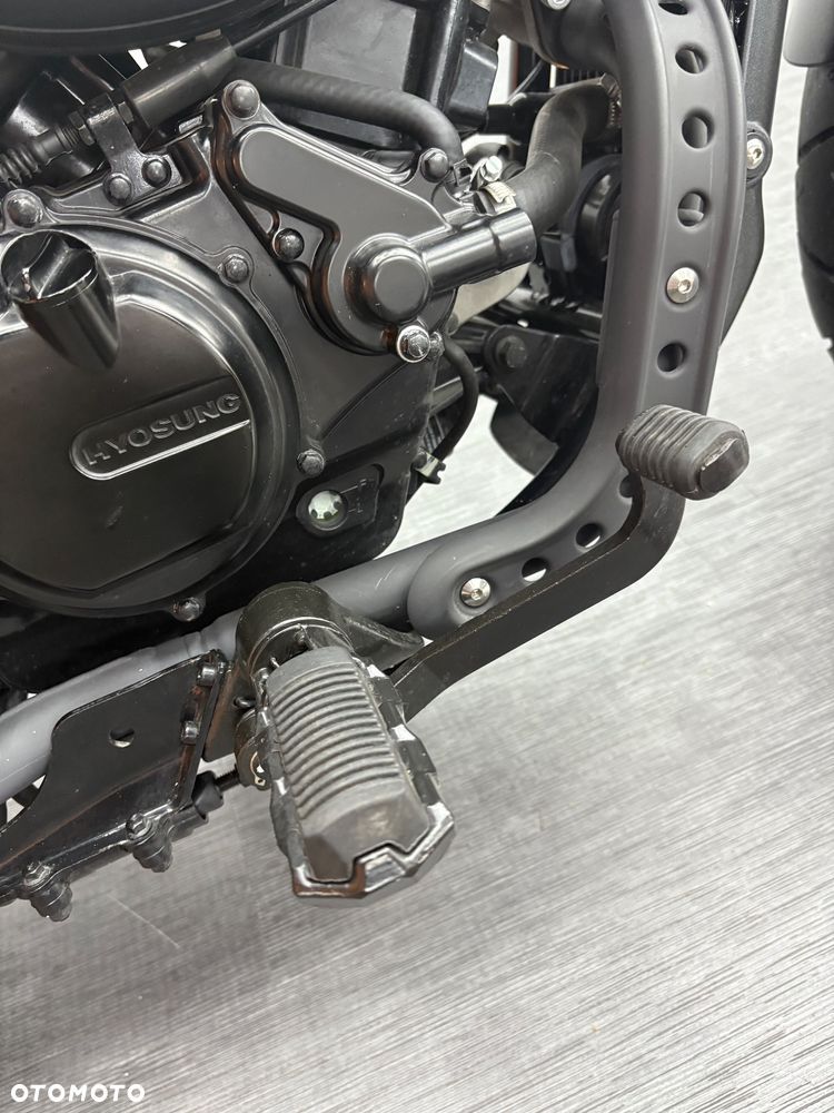 Hyosung GV - 7