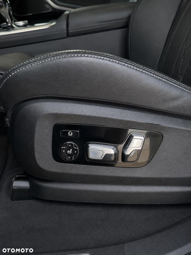 BMW X5 xDrive45e - 35