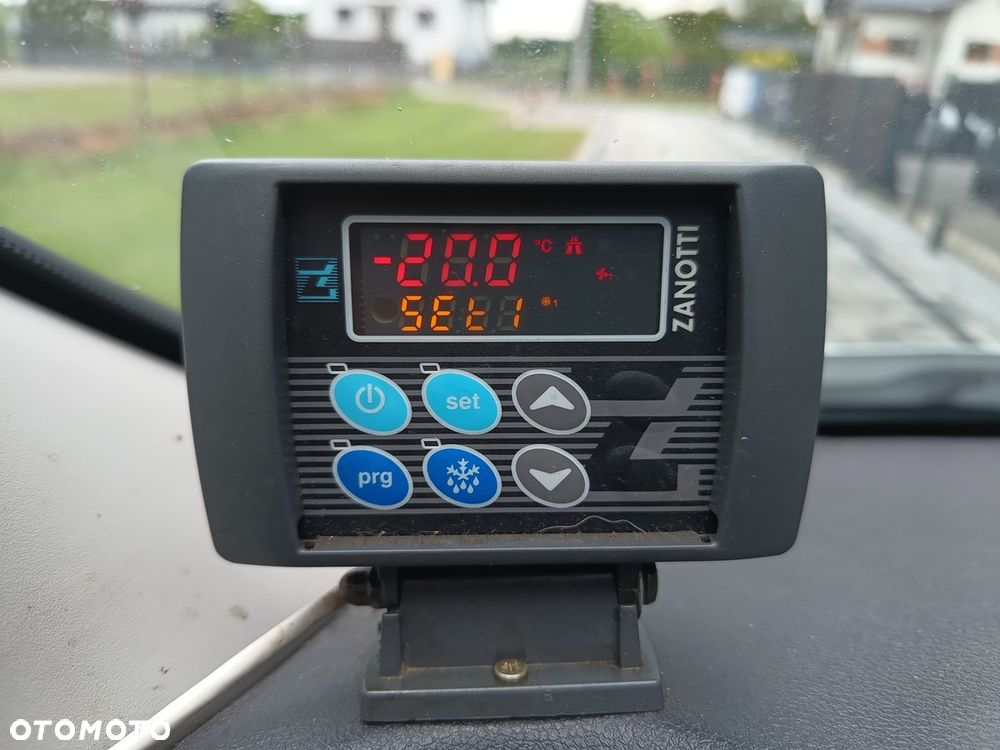 Renault Trafic - 19