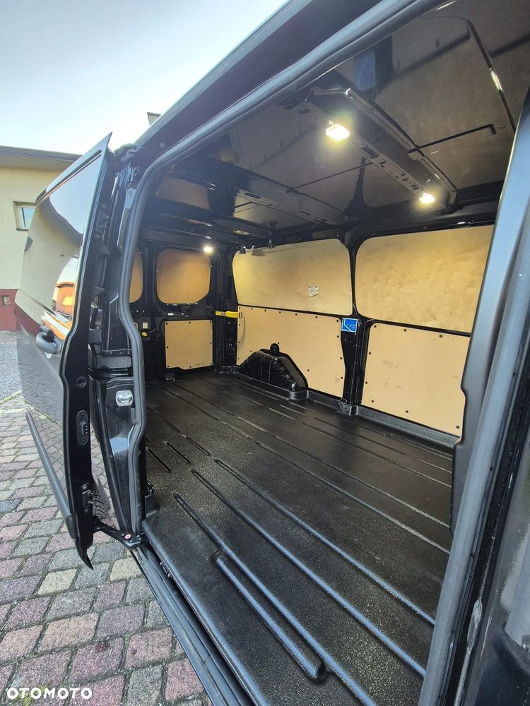 Ford TRANSIT CUSTOM - 13