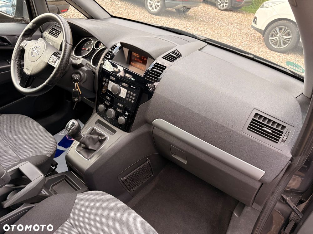 Opel Zafira 1.8 Sport - 27