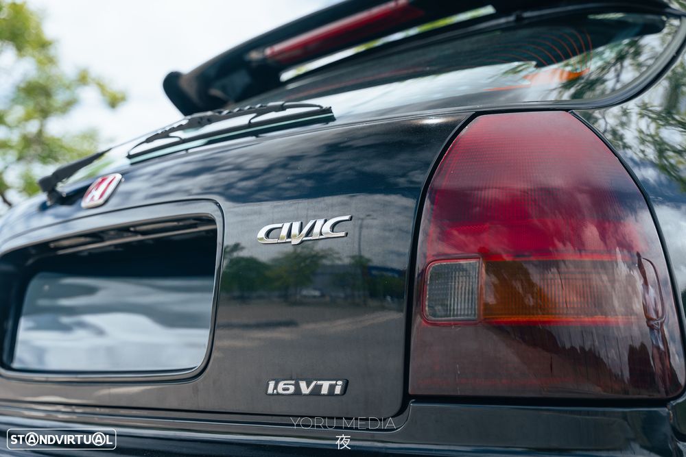 Honda Civic 1.6 VTi - 10