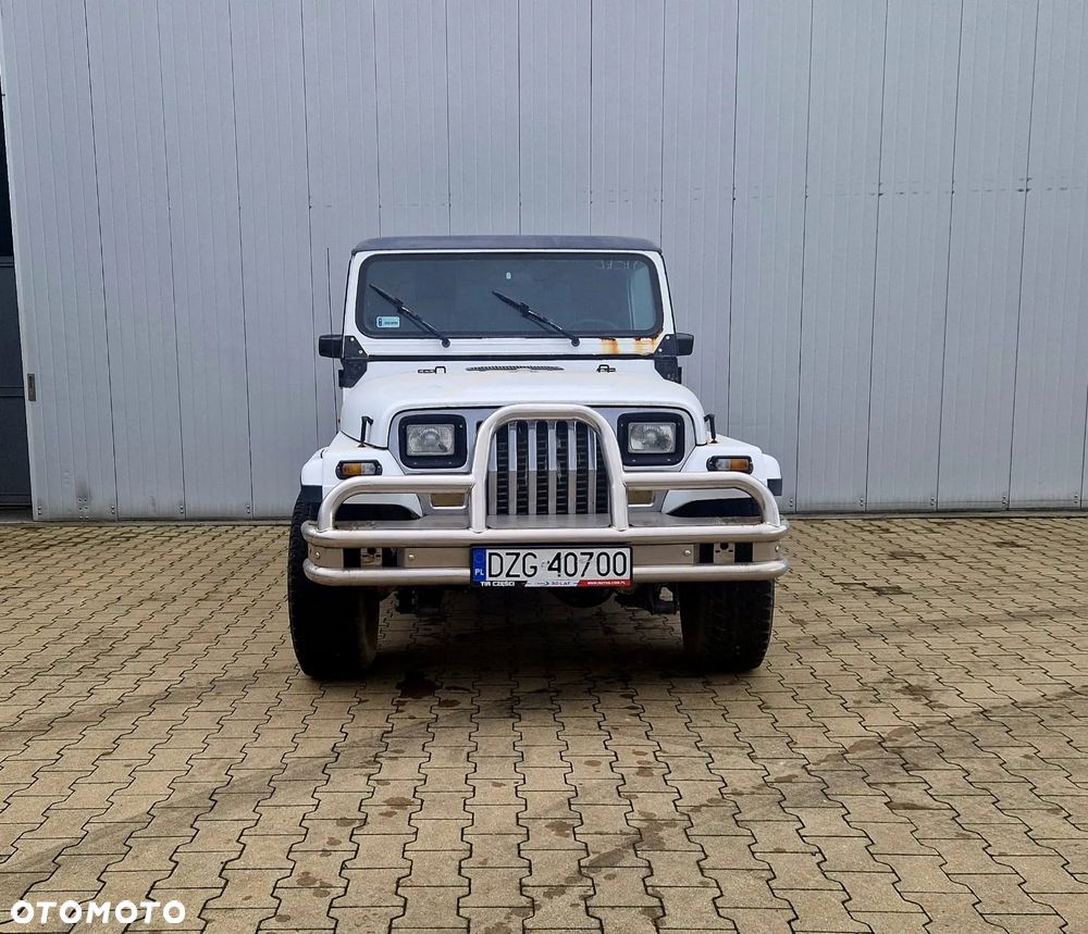 Jeep Wrangler - 11