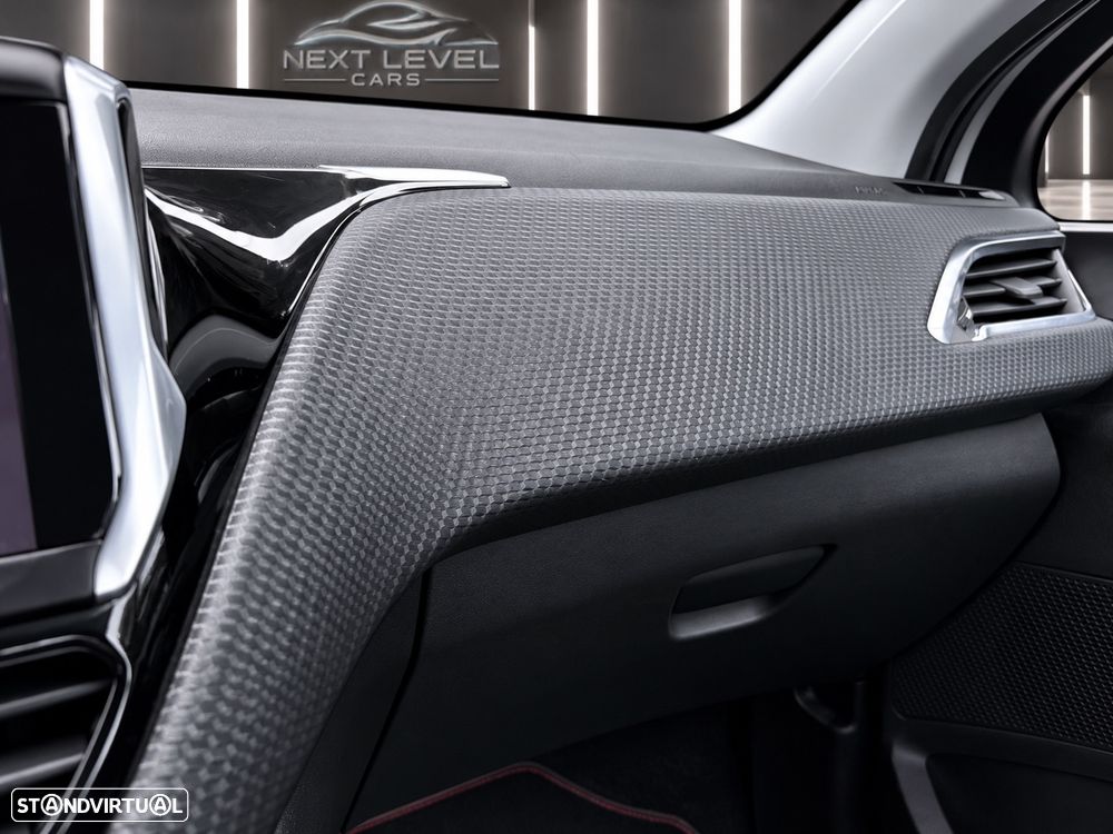 Peugeot 2008 1.2 PureTech GT Line EAT6 - 23