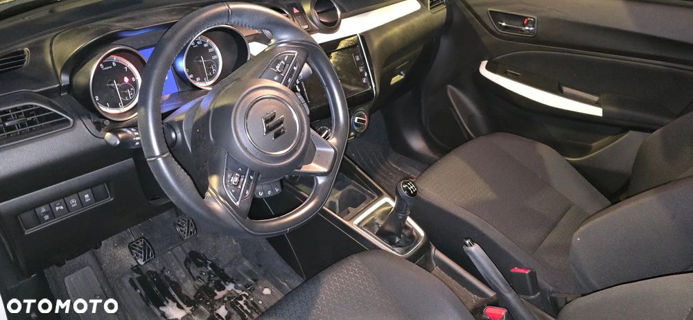Suzuki Swift 1.2 Premium - 9
