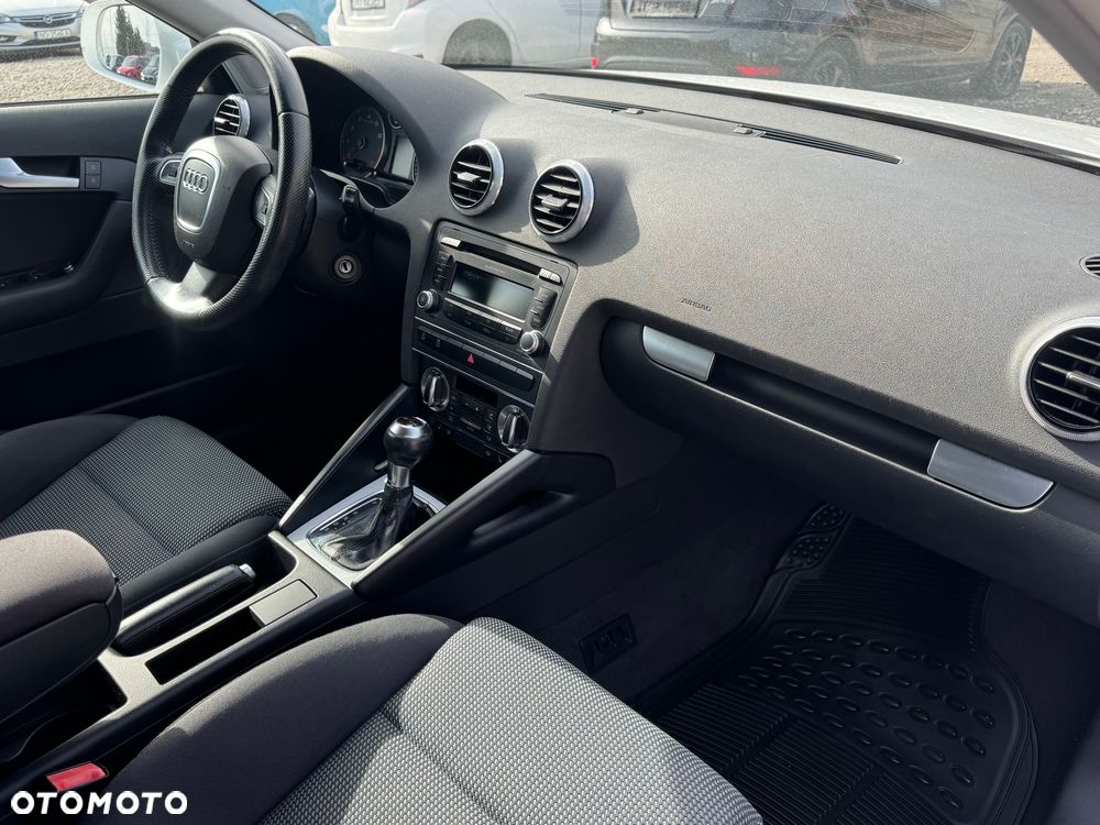 Audi A3 Sportback 1.4 TFSI S tronic Ambiente - 14