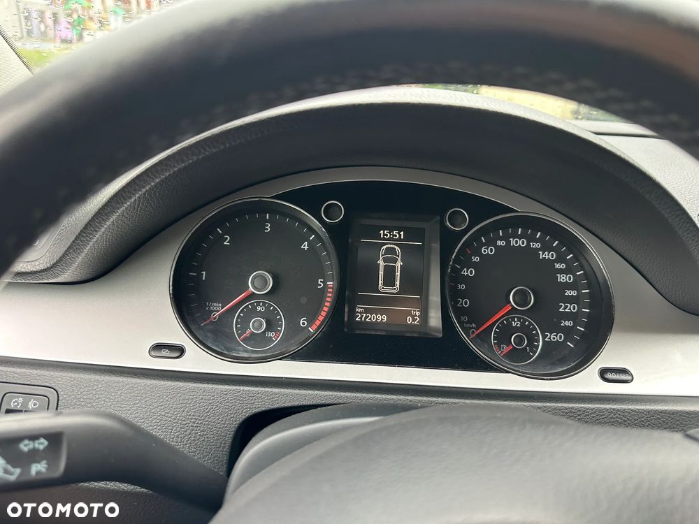 Volkswagen Passat - 6