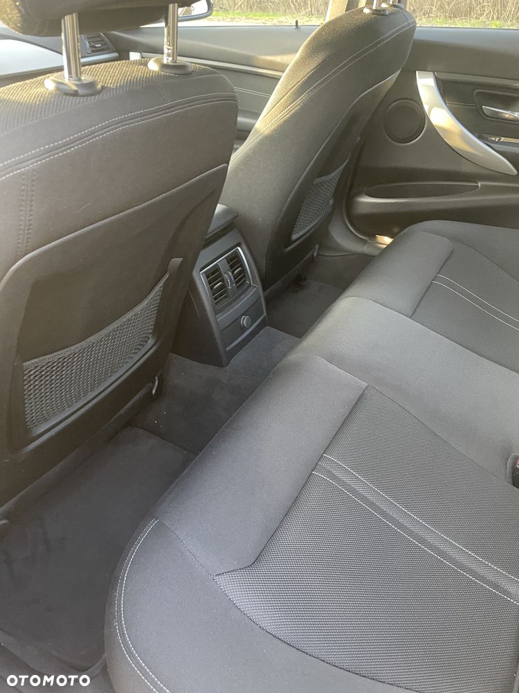BMW Seria 3 318i - 24