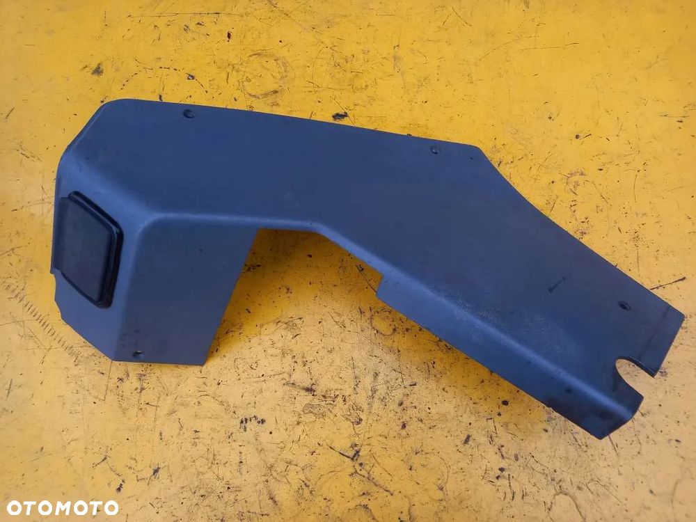 Panel prawy kokpitu kabiny Ford 8870 - 1