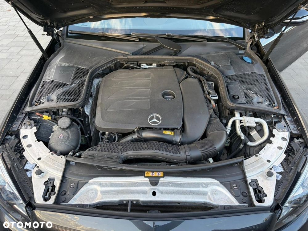 Mercedes-Benz Klasa C 300 4Matic 9G-TRONIC AMG Line Plus - 33