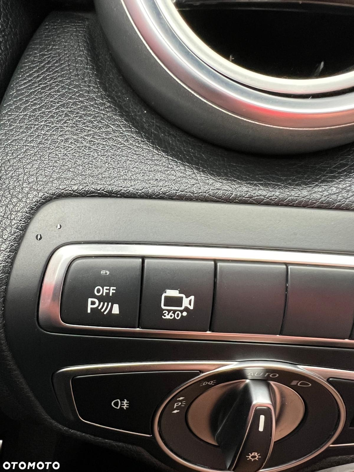 Mercedes-Benz Klasa C 250 d 4Matic T 9G-TRONIC AMG Line - 20