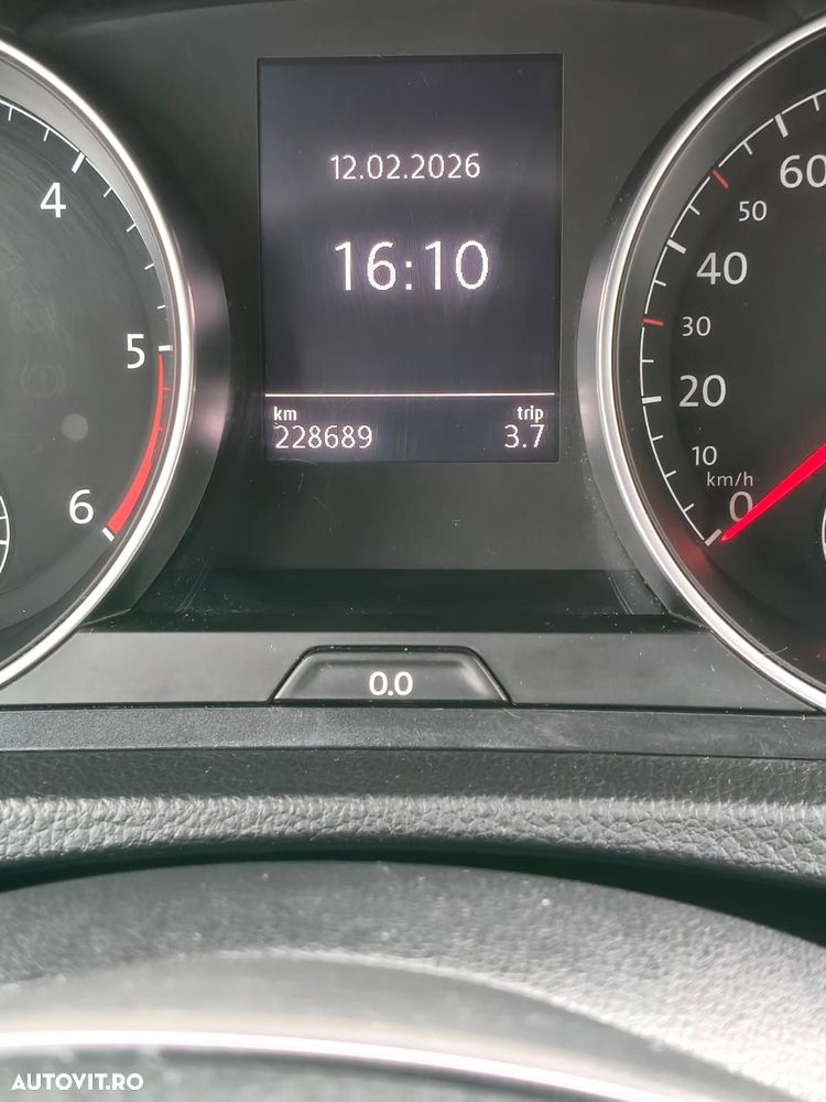 Volkswagen Golf - 10