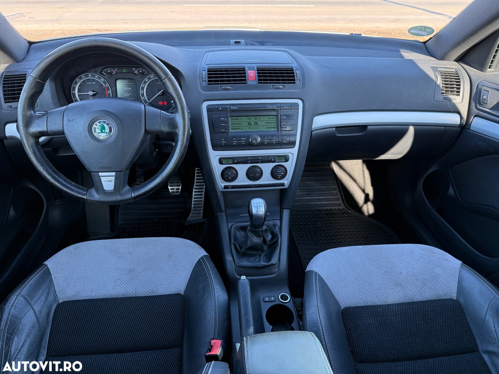 Skoda Octavia Combi 2.0 TDI DPF RS - 6