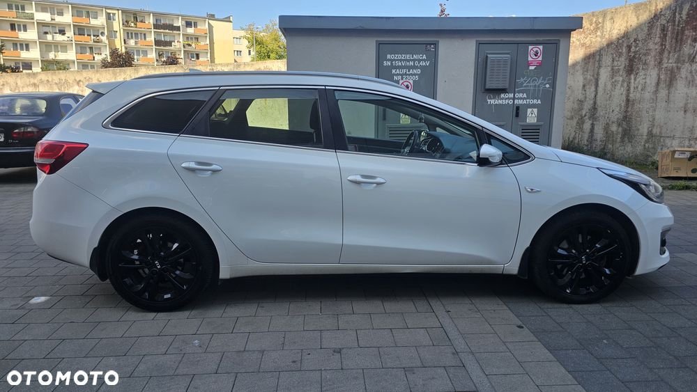 Kia Ceed - 8