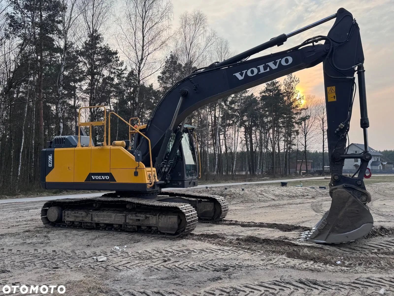 Volvo EC220EL - 1