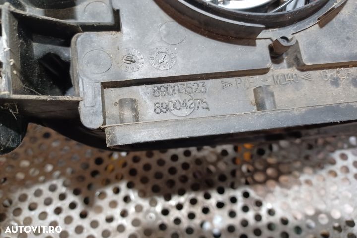 Far stanga Renault Laguna 2 [2001 - 2005] Liftback 1.8 MT (123 hp) - 4