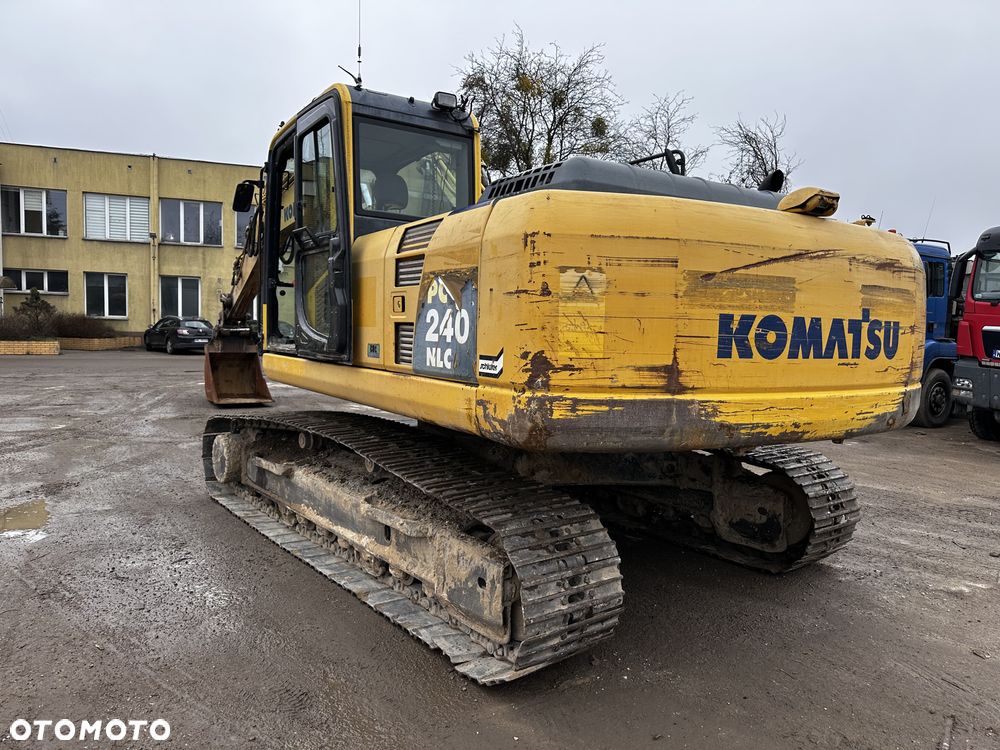 Komatsu PC 240 - 6