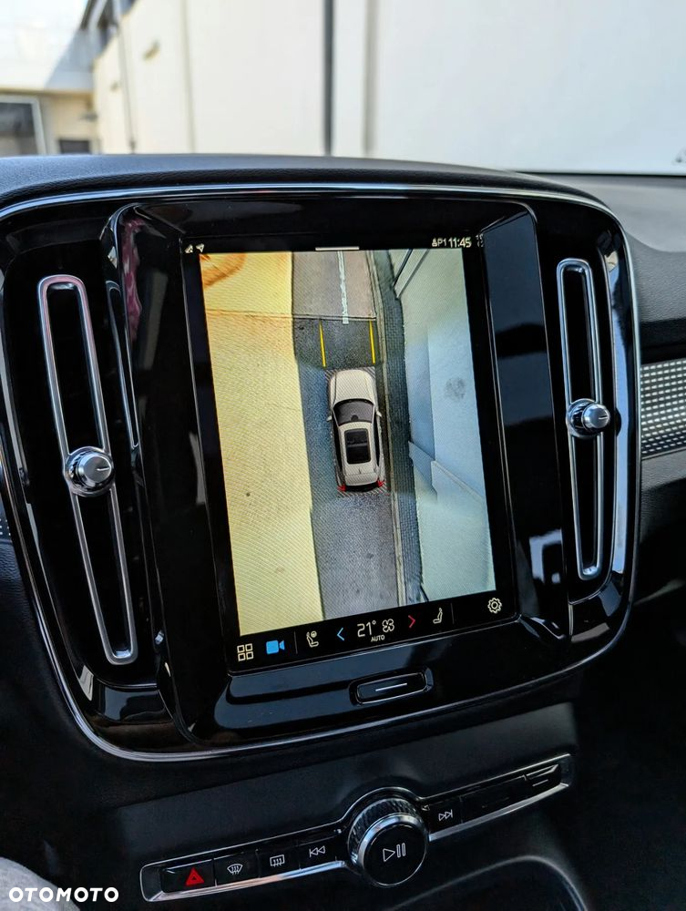 Volvo XC 40 82kWh P8 Recharge AWD Pro - 18