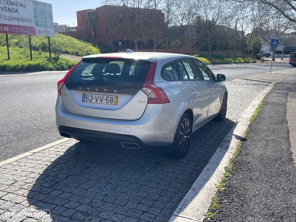 Volvo V60 D4 Geartronic Momentum - 3