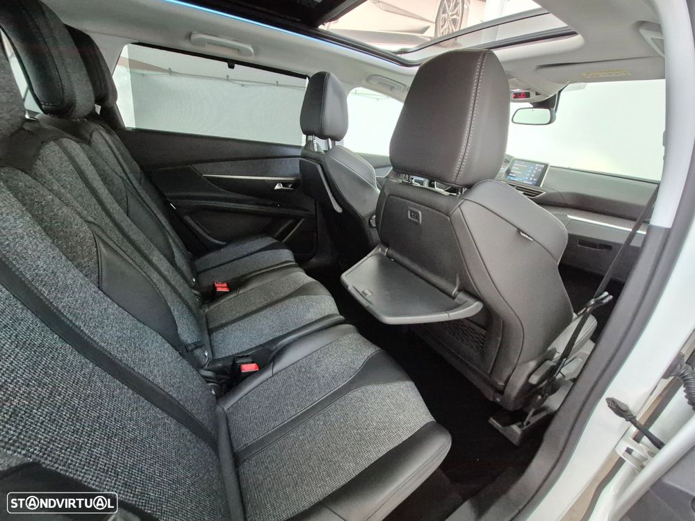 Peugeot 5008 1.5 BlueHDi Allure Pack EAT8 - 26