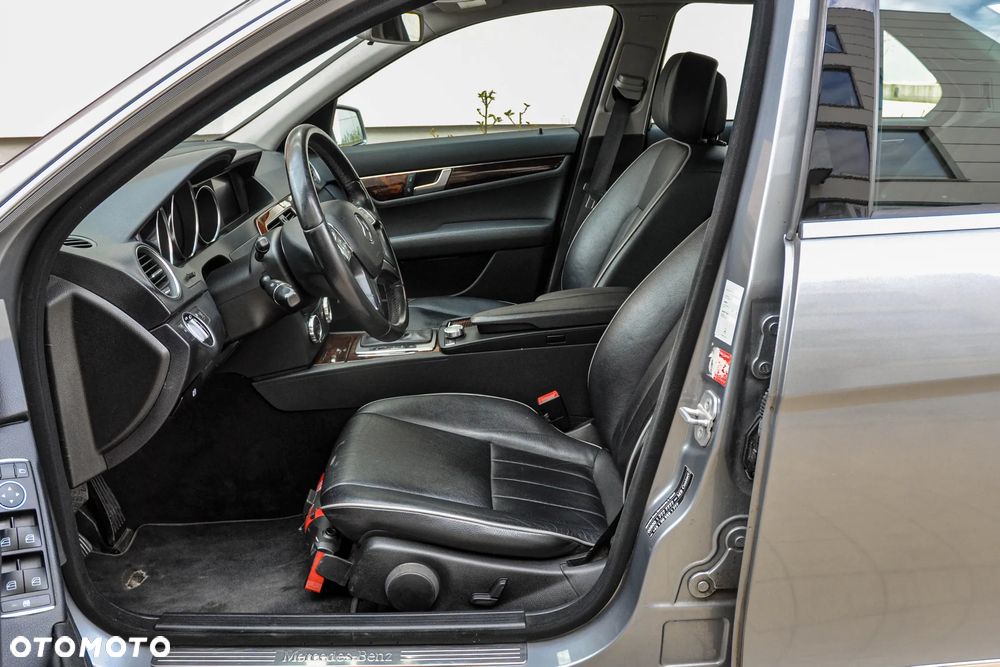 Mercedes-Benz Klasa C 350 BlueEff 4-Matic Elegance - 7