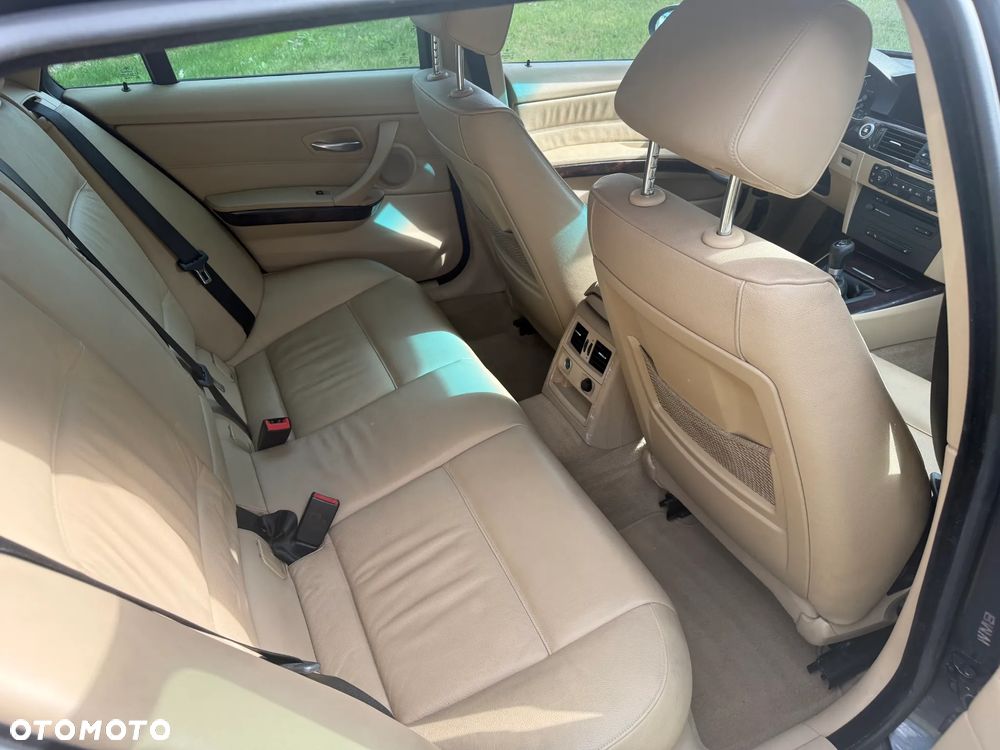 BMW Seria 3 320d - 13