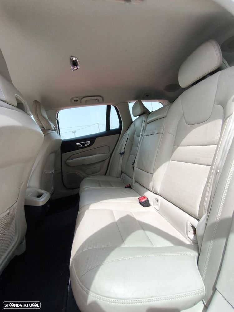 Volvo V60 2.0 D4 Inscription Geartronic - 25