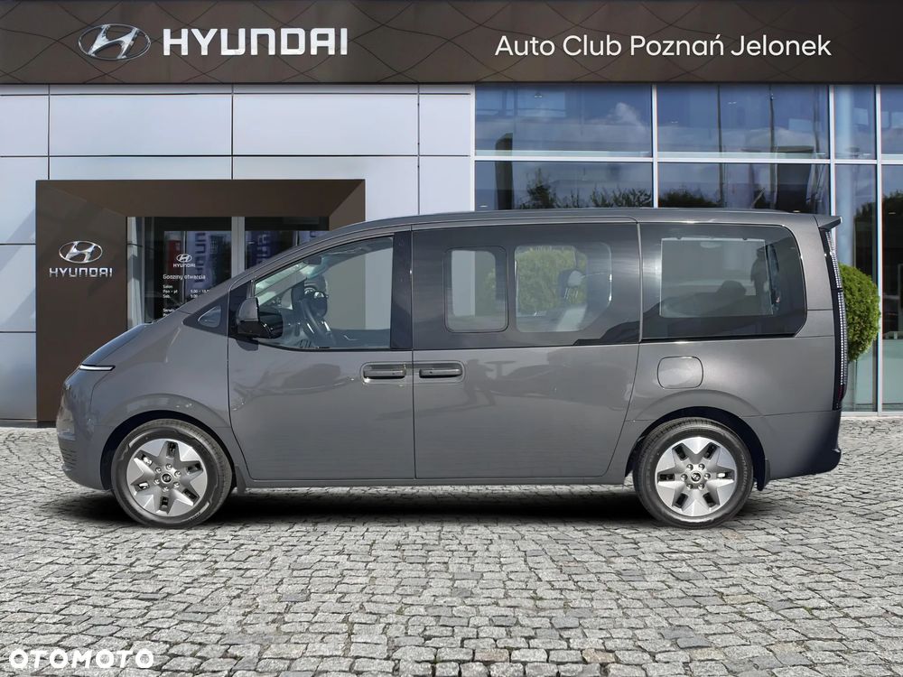 Hyundai Staria 1.6 T-GDI HEV Smart VIP - 2