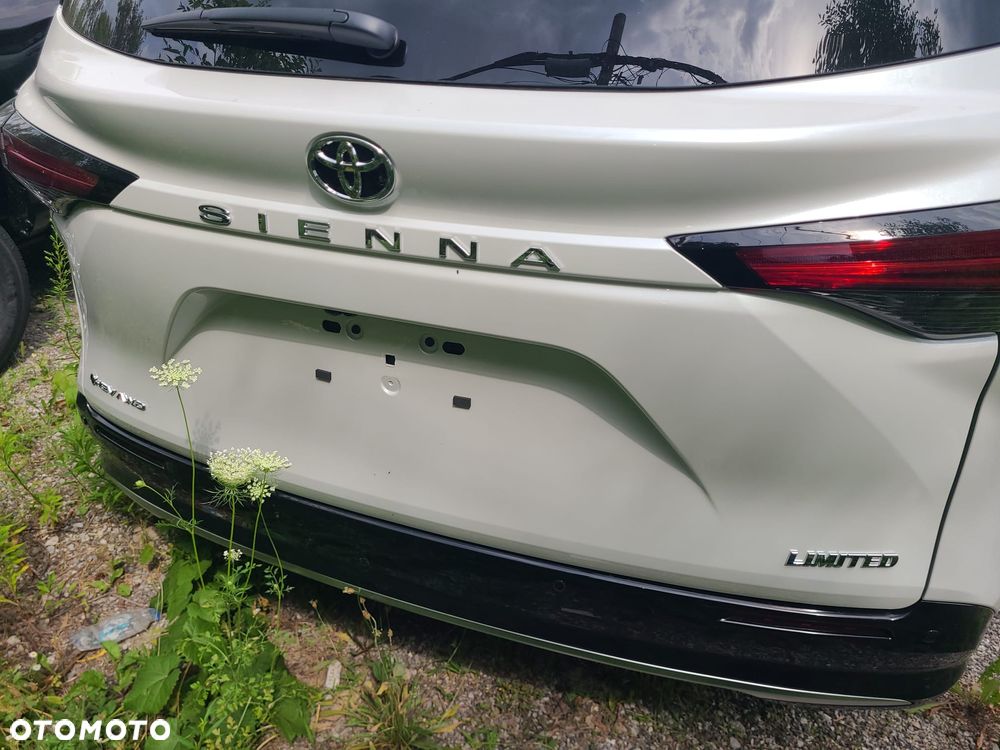 Toyota Sienna - 18