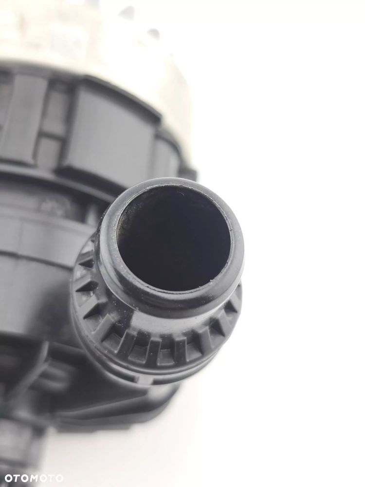 NOWA ORYGINALNA POMPA WODY MERCEDES W214 W167 A0005003701 - 3